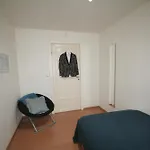 Super Cozy 3-Bedroom In Picturesque Neigborhood